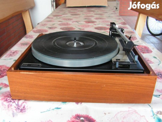 BSR P144R angol fél automata szijhajtásos lemezjátszó