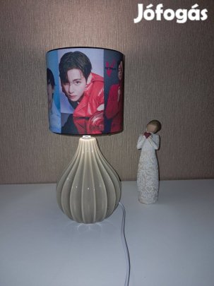 BTS Taehyung mintás éjjel lámpa