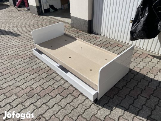 Baba bútor pelenkázó