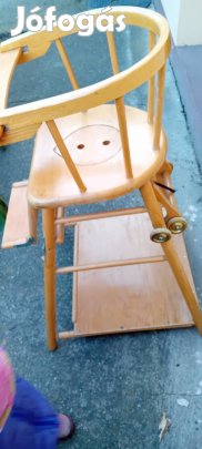 Baba etetőszék, Székesfehérváron. 