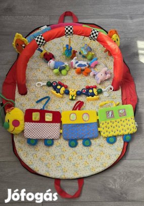 Baba játszó szőnyeg kiegészítőkkel