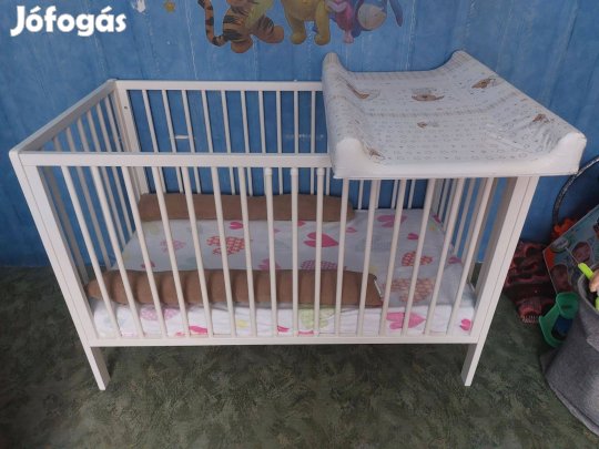 Baba kiságy matraccal pelenkázóval eladó!