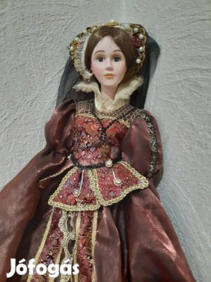 Baba régi 45 cm magas fekete gyöngysoron medál18 Kgt jelzés vaneladó