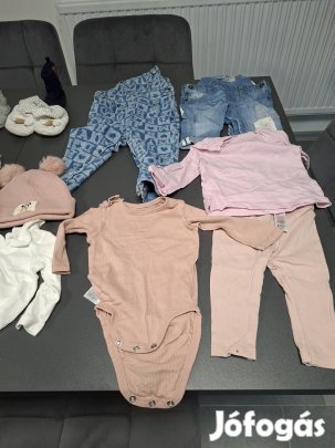 Baba s kislány ruhák eladók.