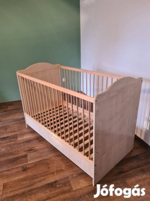 Babaágy és pelenkázó asztal szekrénnyel Szett