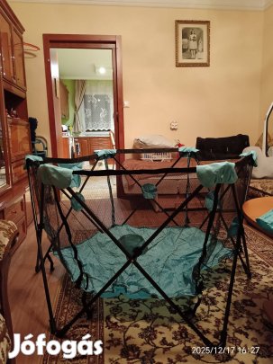 Babajáróka összecsukva ojan mint egy hordozható esernyő