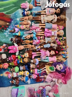 Babák, kiegészítők, figurák