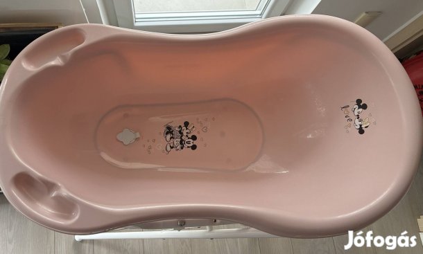 Babakád állvánnyal