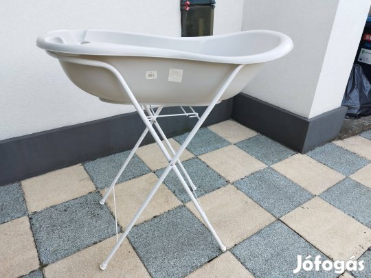 Babakád álvánnyal