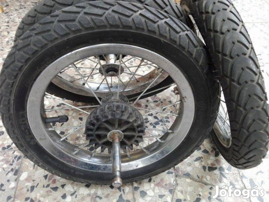 Babakocsi fém küllőzött,felfújt gumikerekek eladók