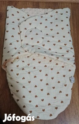 Babapólya tépőzáras záródás puha tapintású szívecskés minta Új