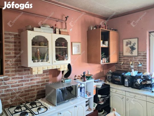 Bábolnán eladó családi ház