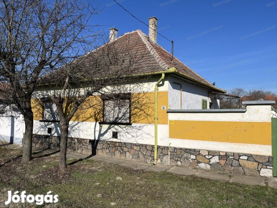 Bácsalmáson 81 nm-es családi ház eladó