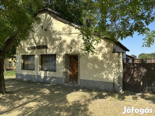 Bácsbokodon kocsmaként üzemelt üzlethelység eladó!