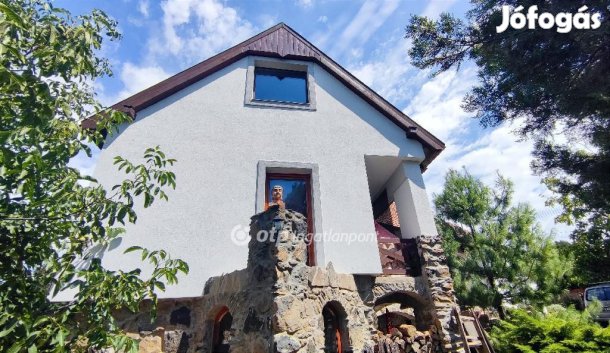 Badacsonytördemici eladó 240 nm-es ház