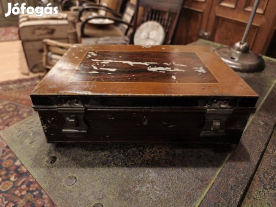 Bádog kazetta, irattartó kazetta, közepes méretű levél tároló,