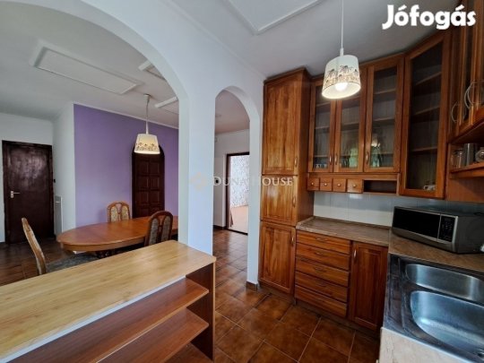 Bajai 234 nm-es ház eladó