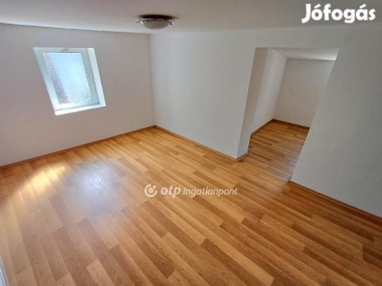 Bajai 62 nm-es ház eladó