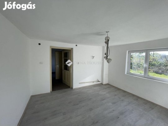 Bajai 75 nm-es ház eladó