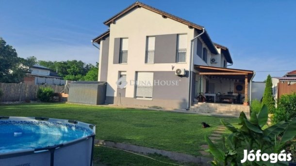 Bajai eladó 120 nm-es ház