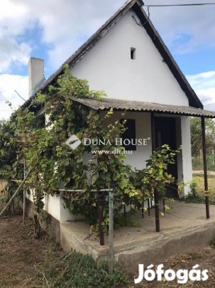 Bajai eladó 1398 nm-es telek