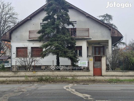 Bajai eladó 264 nm-es ház