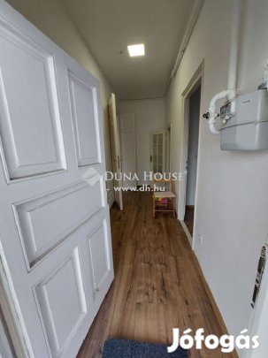 Bajai eladó 70 nm-es lakás