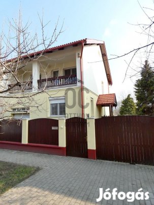 Baji eladó tégla családi ház