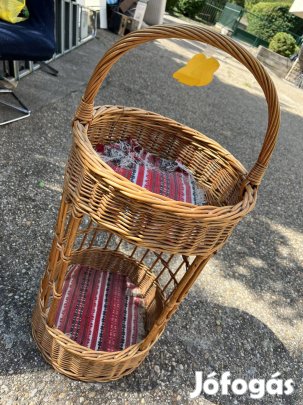 Bájos, fonott telefonos asztalka / lerakó asztal