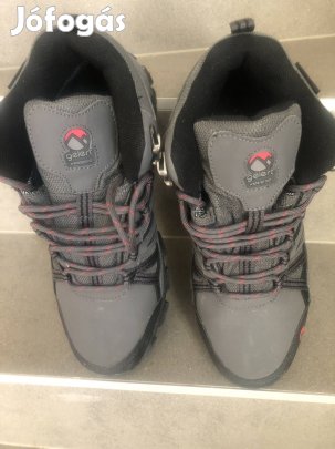 Bakancs Gelert márkájú 41,5 es