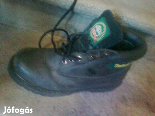 Bakancs megkímélt állapotú