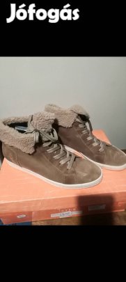 Bakancsok ,csizmák  jó aron.