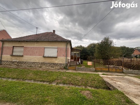 Bakóca eladó családi ház