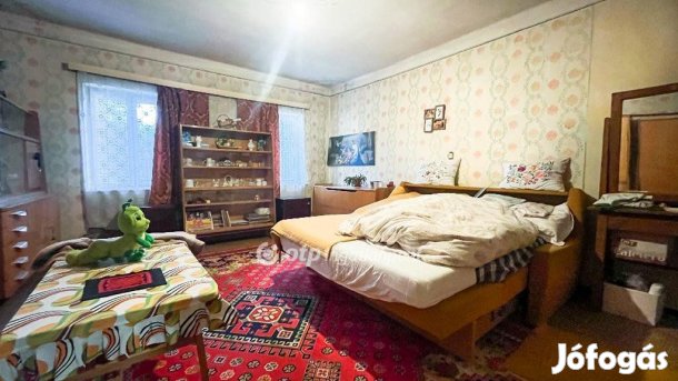 Bakonybánki eladó 90 nm-es ház