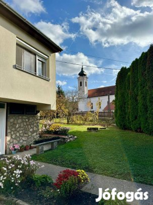 Bakonybélben Központi elhelyezkedésű családi ház keresi új tulajdonosá