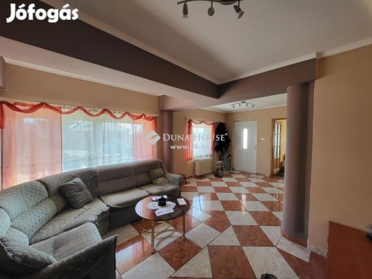 Bakonycsernyei eladó 91 nm-es ház