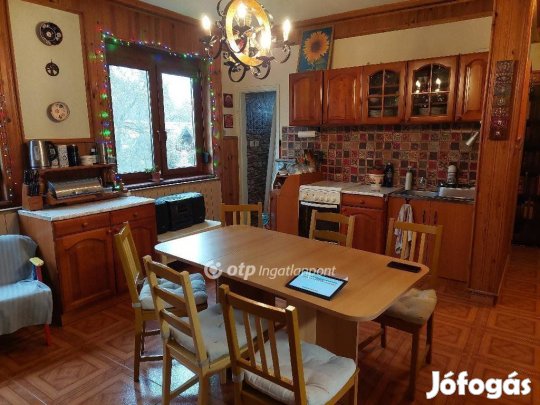 Bakonyszentlászlói eladó 125 nm-es ház