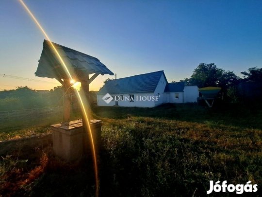 Baksai 81 nm-es ház eladó