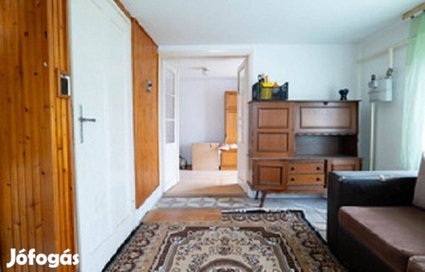 Baktói ingatlan, jó helyen , nagy potenciállal!