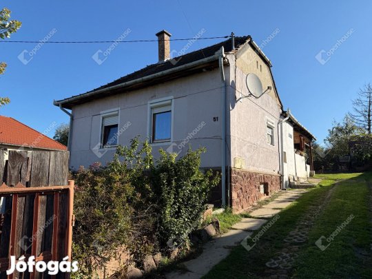 Baktüttösön jó állapotú tégla családi ház eladó