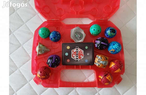 Bakugan gyűjtemény doboz+12 figura+27 kártya