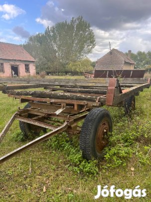 Bála szállító pótkocsik!