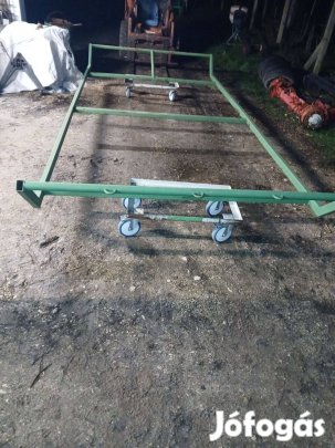 Bálaszállító felépítmény