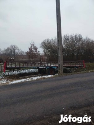 Bálaszállító pótkocsi 