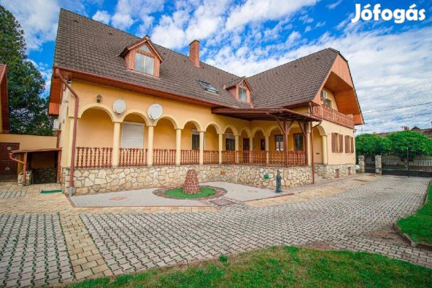 Balaton északi part, Tapolca, családi ház eladó!