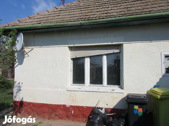 Balaton közelében Buzsákon, csendes helyen...