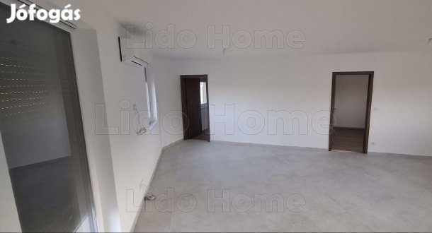 Balaton közeli modern nyaraló eladó Szántódon!