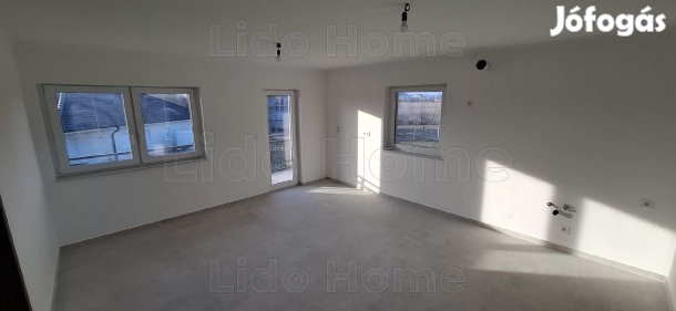 Balaton közeli modern nyaraló eladó Szántódon!