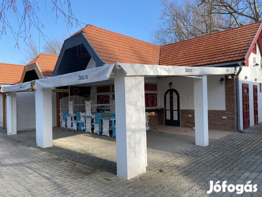 Balaton közeli vendéglátó egység a központban.