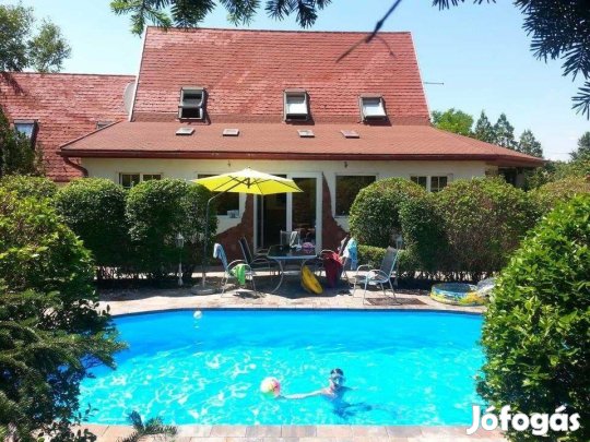 Balatonakali kiadó fűtött medencés szállás ház apartman szoba Balaton